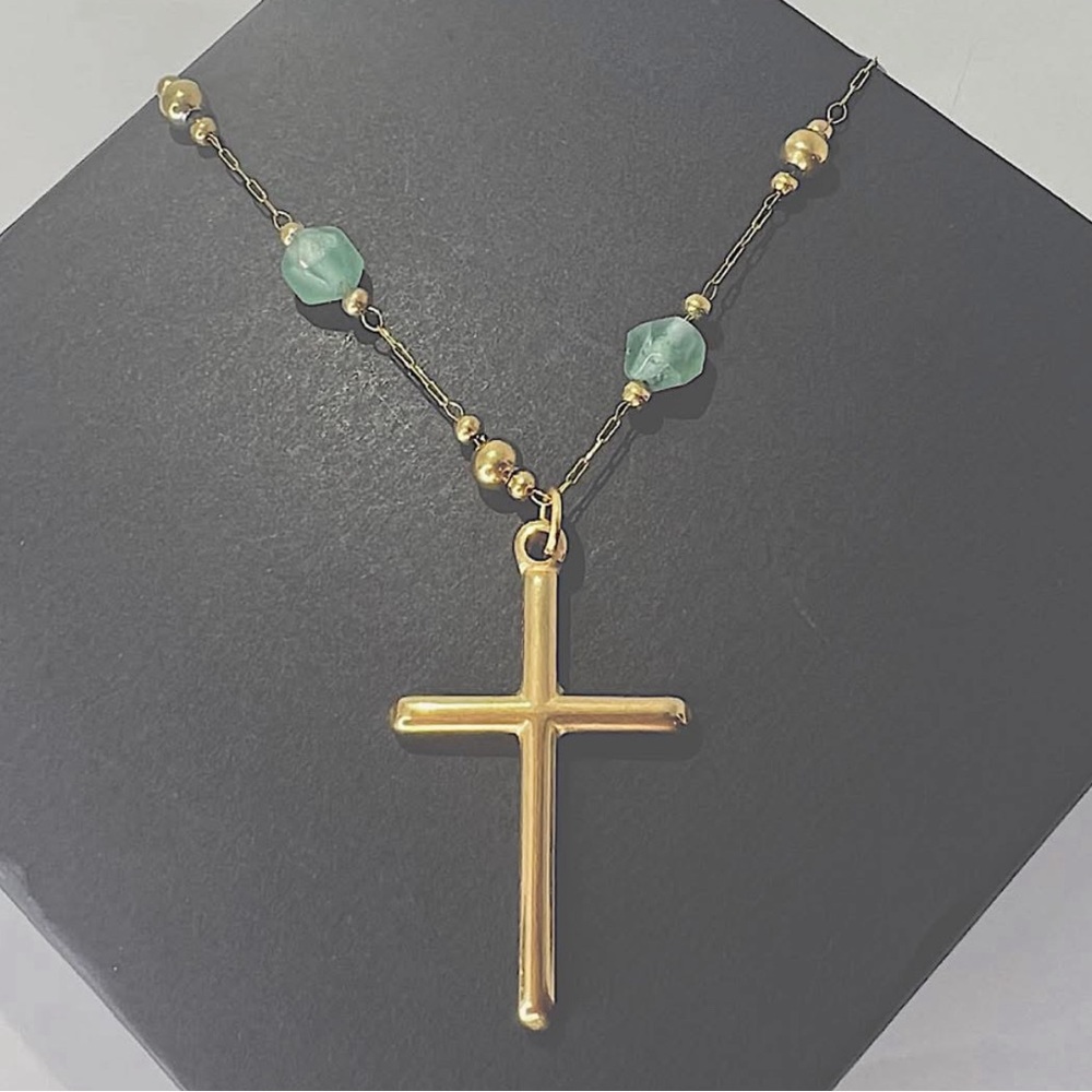 ♥️SOLD♥️Green Aventurine Natural Stone Bead Cross Necklace - Picture 1 of 3